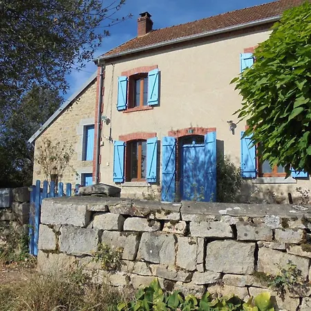 In Saint-Julien-la-Genete